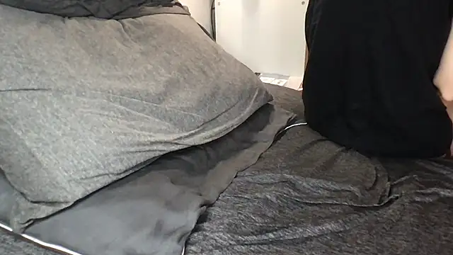 Thomas lovetolicku online show from March 27, 2026, 4:21 am