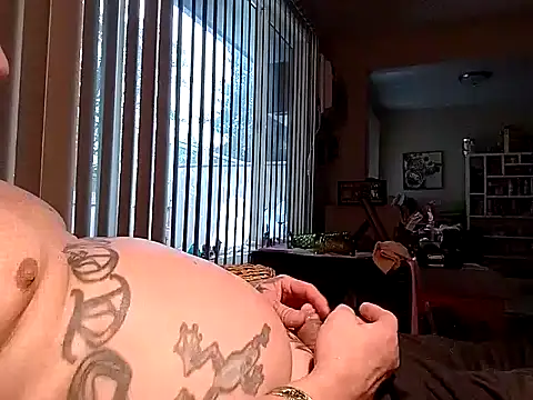 fukurbutt online show from December 3, 2024, 4:22 pm