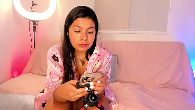 miaa daniels online show from November 21, 2025, 1:48 am