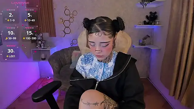 mia catt05 online show from January 11, 2026, 7:15 am