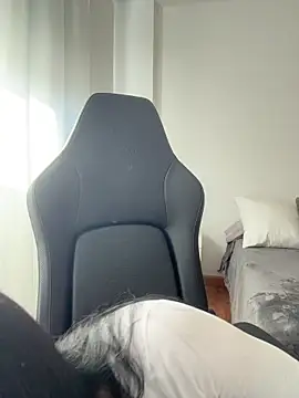 BellaGiaxx online show from December 1, 2025, 10:49 am