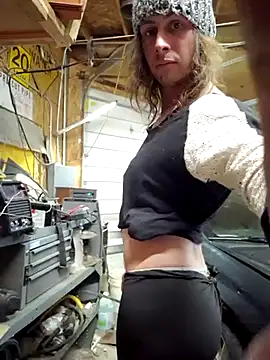 Snapshot of cdressupdiva chatting on March 1, 2025, 9:15 pm cdressupdiva online show from March 1, 2025, 9:15 pm