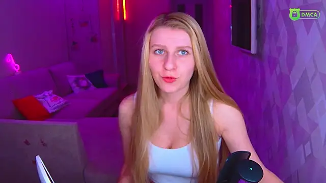 Snapshot of AmaliaQueen chatting on February 1, 2026, 5:44 pm AmaliaQueen online show from February 1, 2026, 5:44 pm