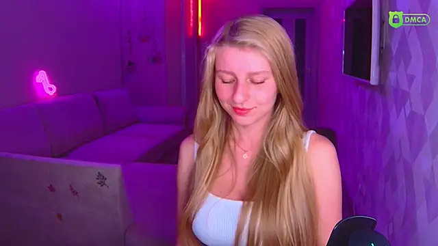 AmaliaQueen online show from November 8, 2025, 2:53 pm