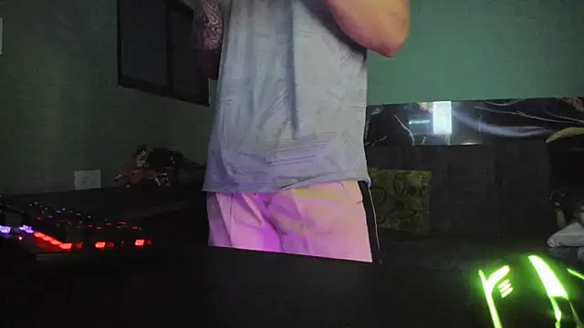 Snapshot of Sisoyalejo420 chatting on February 3, 2026, 6:40 am Sisoyalejo420 online show from February 3, 2026, 6:40 am