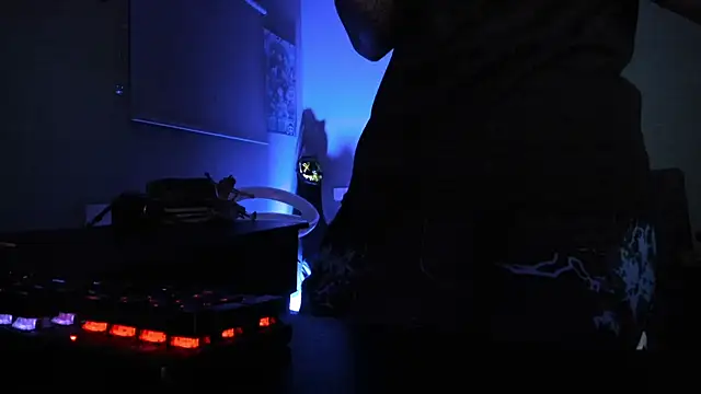 Snapshot of Sisoyalejo420 chatting on February 25, 2026, 2:45 am Sisoyalejo420 online show from February 25, 2026, 2:45 am