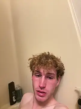 Snapshot of CreamyAustin chatting on December 20, 2025, 12:46 am CreamyAustin online show from December 20, 2025, 12:46 am