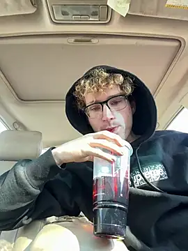 Snapshot of CreamyAustin chatting on February 2, 2026, 7:24 pm CreamyAustin online show from February 2, 2026, 7:24 pm