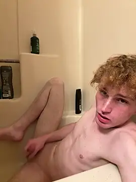 Snapshot of CreamyAustin chatting on January 6, 2026, 2:04 am CreamyAustin online show from January 6, 2026, 2:04 am