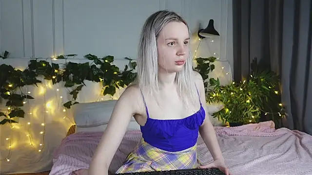 Beatrica Klein online show from March 15, 2025, 3:48 pm