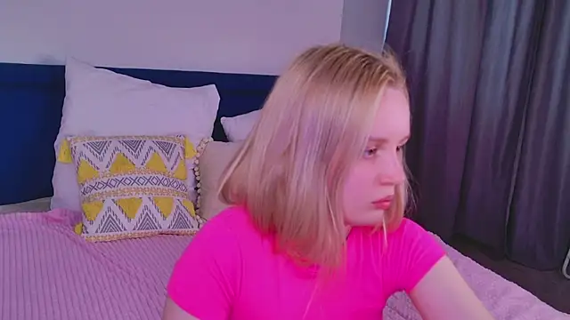 Snapshot of Beatrica_Klein chatting on May 26, 2026, 1:53 pm Beatrica Klein online show from May 26, 2026, 1:53 pm