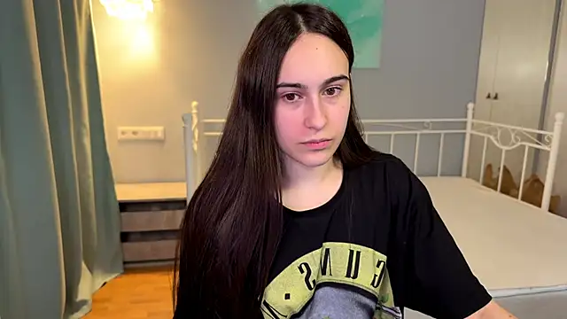 Snapshot of AliceKolltt chatting on June 13, 2026, 11:02 pm AliceKolltt online show from June 13, 2026, 11:02 pm