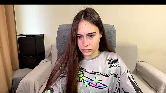 AliceKolltt online show from December 4, 2025, 11:53 am