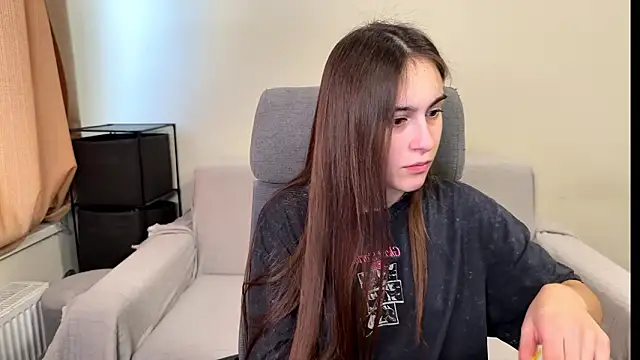 AliceKolltt online show from February 9, 2026, 2:04 pm