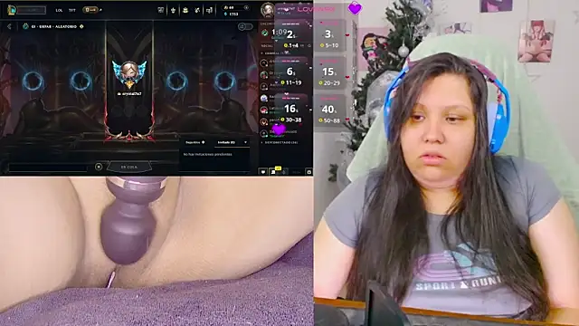 crystal7u7 online show from December 3, 2025, 9:47 pm