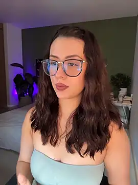 EmaSaenz online show from June 25, 2026, 10:04 pm