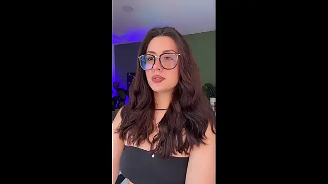 EmaSaenz online show from August 6, 2026, 8:48 pm