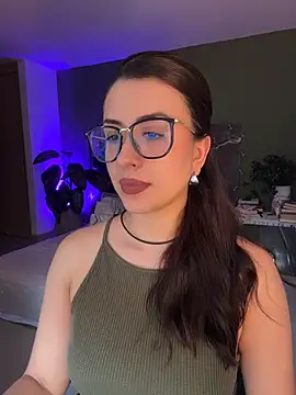EmaSaenz online show from July 15, 2026, 11:01 pm