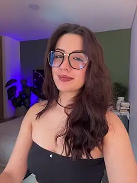 EmaSaenz online show from July 31, 2026, 9:23 pm