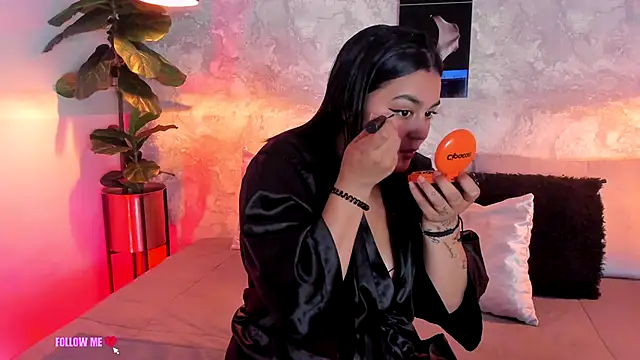 alina stark online show from October 15, 2025, 3:27 am