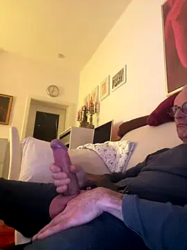 Frank22xx online show from November 1, 2025, 6:02 pm