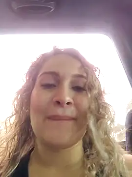 Sara smiiith211 online show from March 2, 2025, 5:52 pm