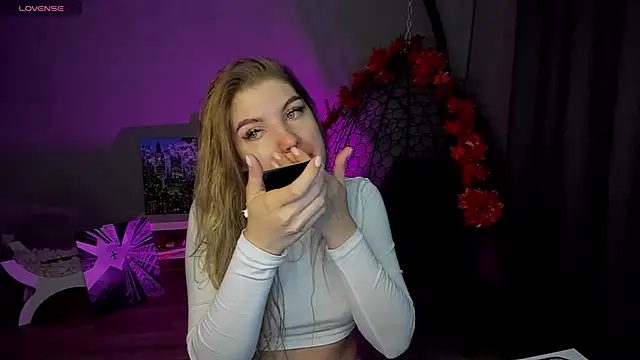 lily williamss online show from September 30, 2025, 12:05 am