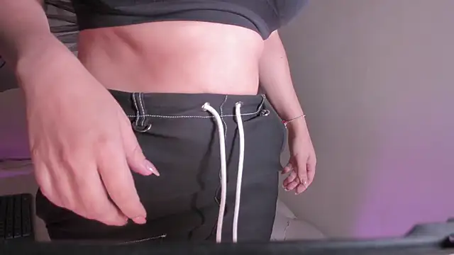 Samaantha-White online show from April 9, 2026, 11:38 am