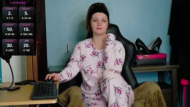 Snapshot of TreeJeanne chatting on October 12, 2025, 2:57 am TreeJeanne online show from October 12, 2025, 2:57 am
