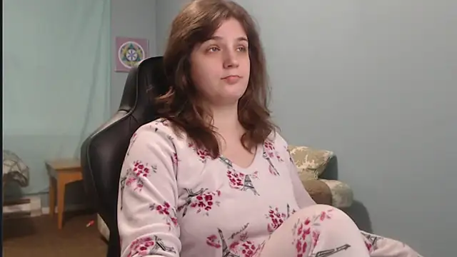 Snapshot of TreeJeanne chatting on February 5, 2025, 10:44 pm TreeJeanne online show from February 5, 2025, 10:44 pm