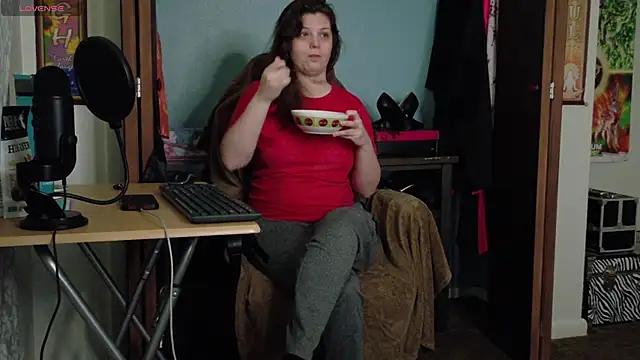 Snapshot of TreeJeanne chatting on September 25, 2025, 10:27 pm TreeJeanne online show from September 25, 2025, 10:27 pm