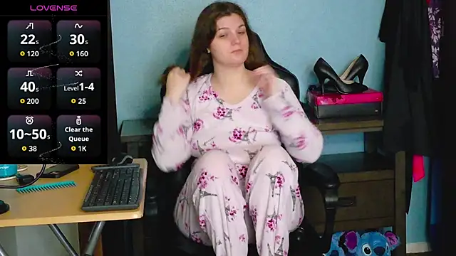 TreeJeanne online show from November 28, 2025, 12:55 am