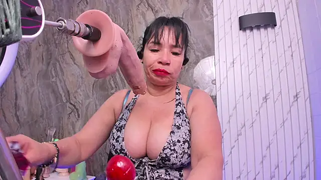 Snapshot of annie_wigg chatting on November 30, 2025, 8:42 pm annie wigg online show from November 30, 2025, 8:42 pm