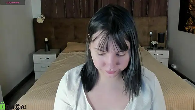 Snapshot of Stacy_Luv chatting on February 19, 2026, 8:33 am Stacy Luv online show from February 19, 2026, 8:33 am