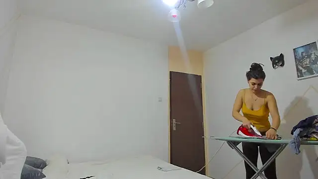 EvaWhisper online show from February 4, 2025, 9:07 am