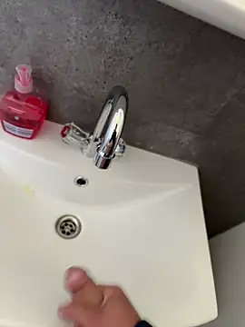 Siggidc2n online show from April 28, 2026, 12:42 pm