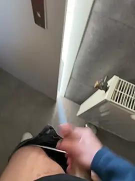 Siggidc2n online show from April 22, 2026, 6:42 am