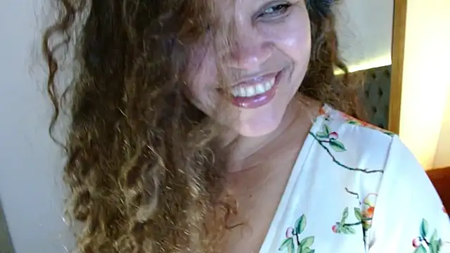 Snapshot of Alma_Sexyy chatting on February 24, 2025, 5:00 am Alma Sexyy online show from February 24, 2025, 5:00 am