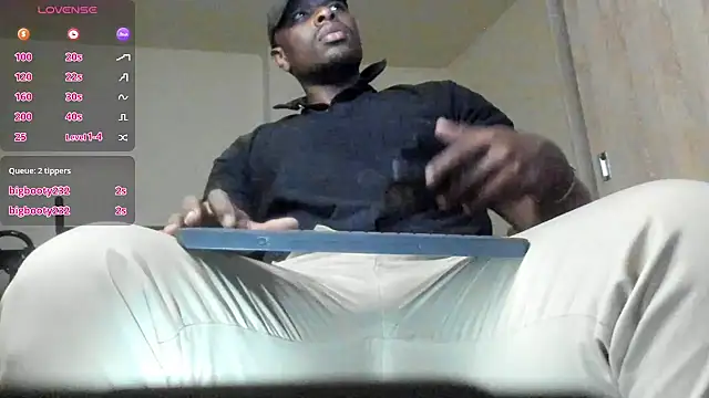 Snapshot of thomas_santtos1 chatting on July 11, 2026, 2:17 pm thomas santtos1 online show from July 11, 2026, 2:17 pm