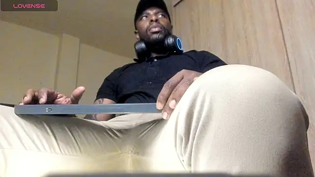 Snapshot of thomas_santtos1 chatting on August 2, 2026, 10:40 pm thomas santtos1 online show from August 2, 2026, 10:40 pm