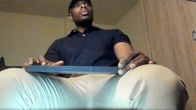 Snapshot of thomas_santtos1 chatting on July 14, 2026, 1:50 pm thomas santtos1 online show from July 14, 2026, 1:50 pm