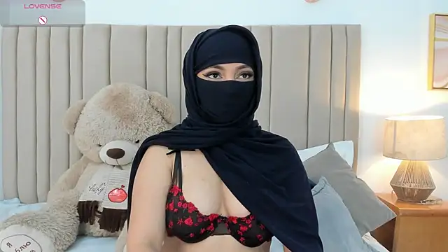 Snapshot of izadii chatting on June 1, 2026, 7:02 pm izadii online show from June 1, 2026, 7:02 pm
