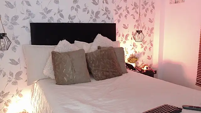 Nathaly-Lopez online show from March 15, 2026, 2:13 pm