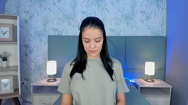 lexiethompson  online show from November 29, 2025, 12:05 pm