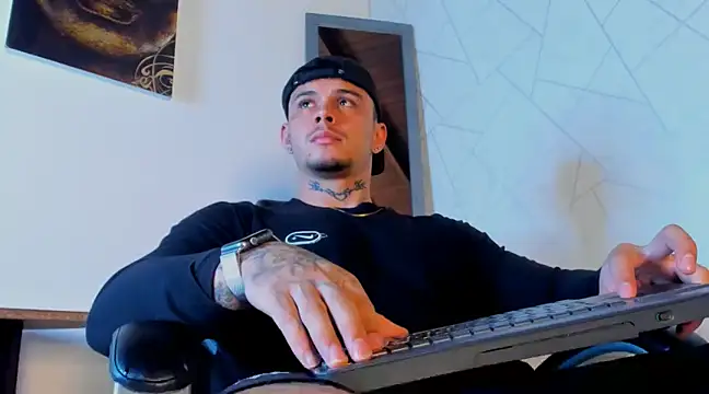 NoahhBrown online show from March 11, 2025, 3:58 am