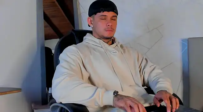 NoahhBrown online show from March 23, 2025, 3:32 am