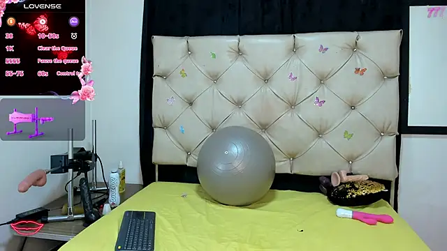 cleopatraa online show from April 15, 2026, 7:58 pm