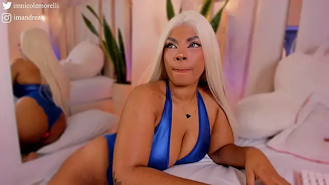 Nicolemorelli2 online show from November 10, 2025, 12:10 pm