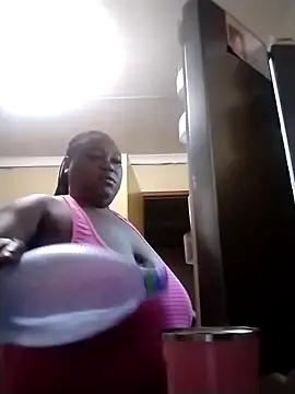 MATUREBUSSTY online show from March 8, 2026, 3:32 am