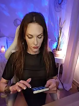 Luna Kitanna online show from May 19, 2026, 8:38 pm